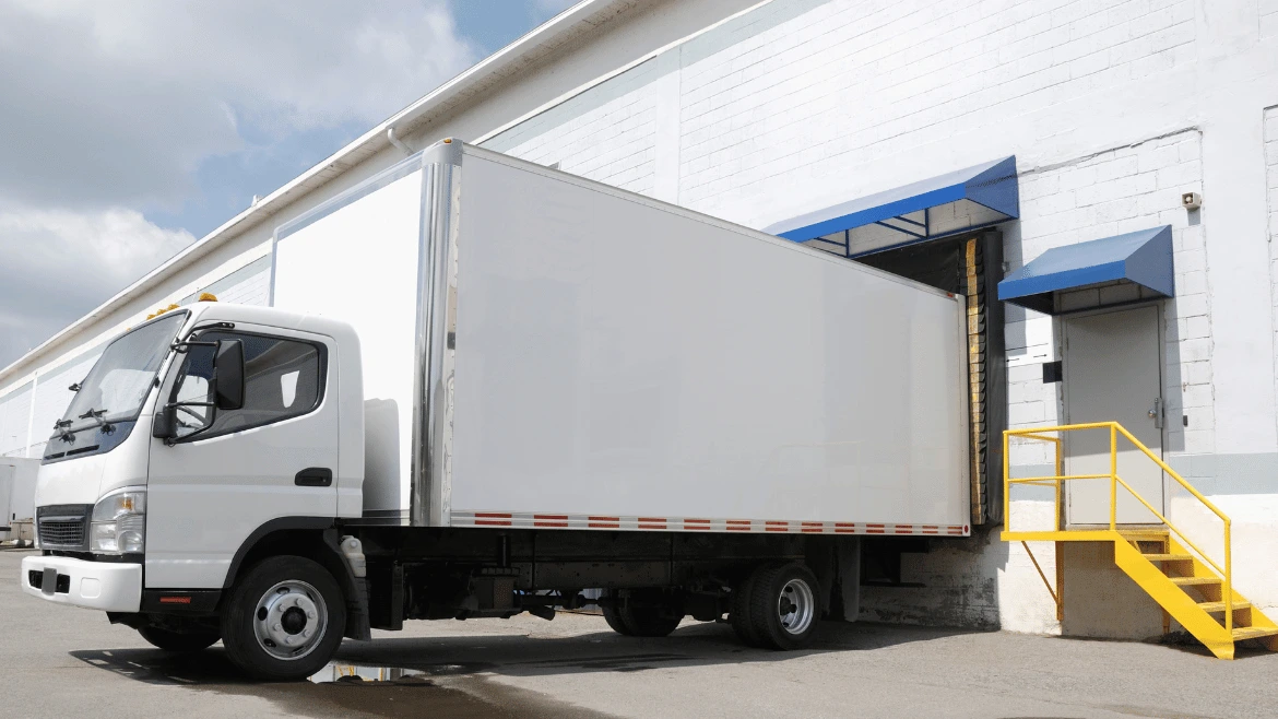 BOX TRUCK