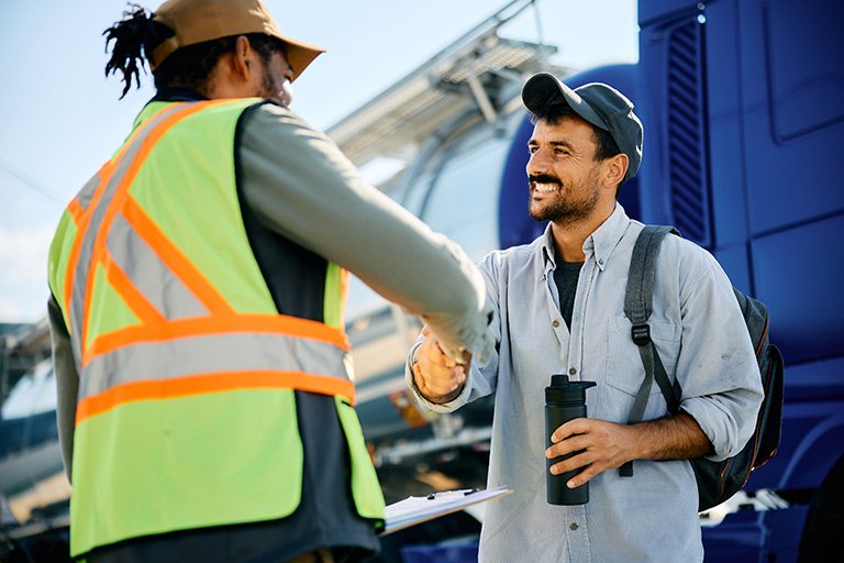 Owner operator freight factoring supports better cash flow and business growth.