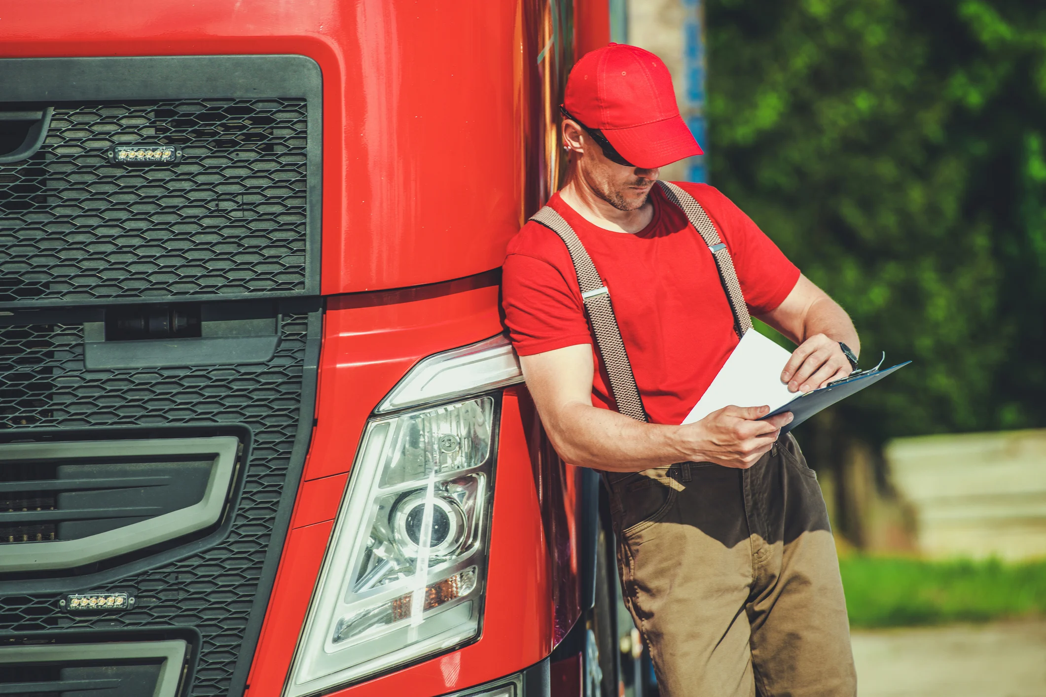 freight broker reviewing carrier insurance certificate